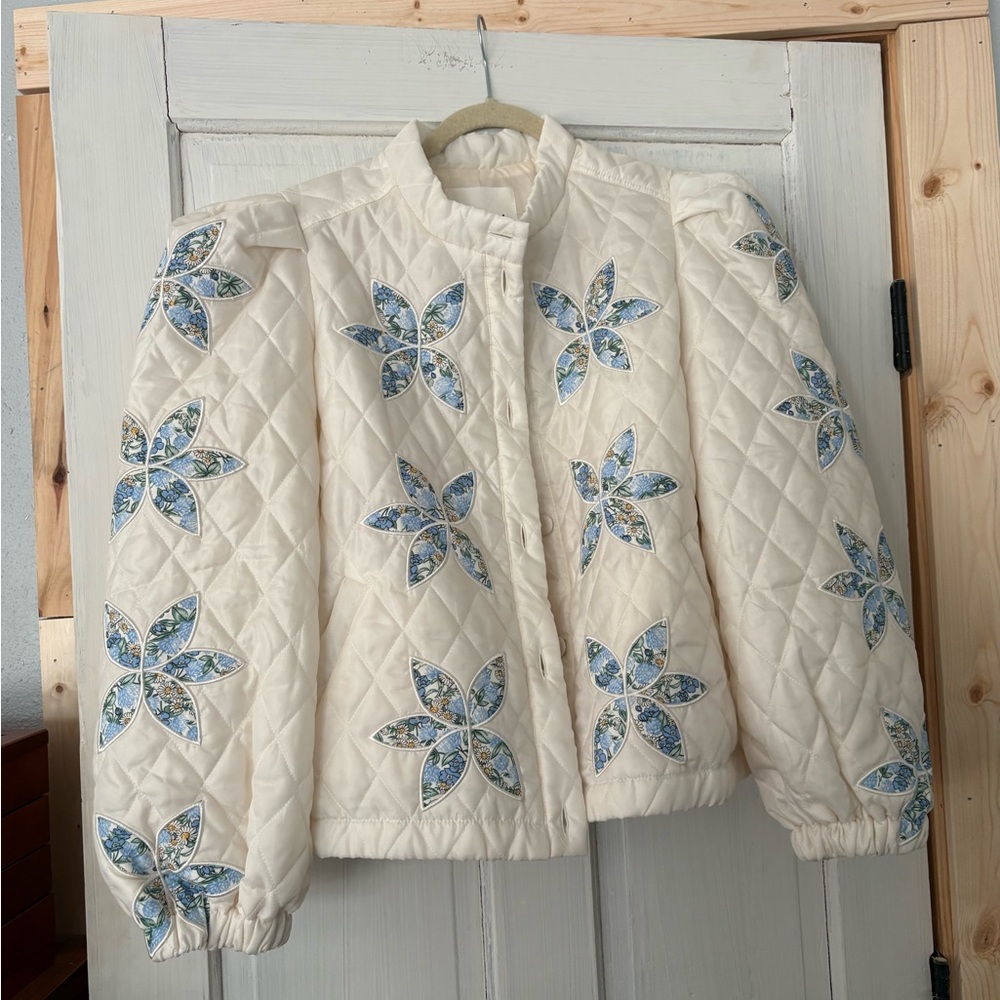Elegant Floral Embroidered Cream Puffer Jacket